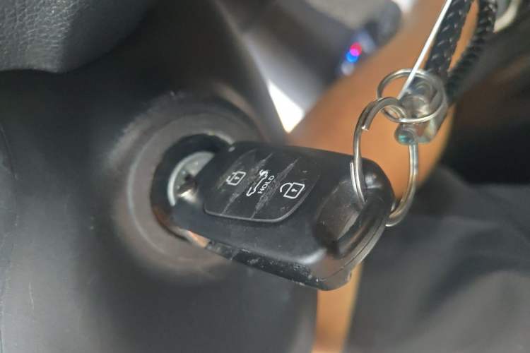 Used Kia K2 2015 Sedan 1.4L Automatic GLS Vehicle Key