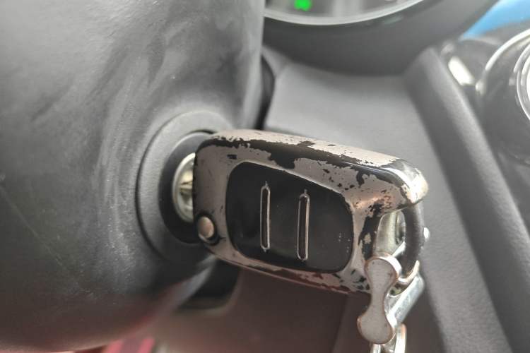 Used Kia K2 2015 Sedan 1.4L Automatic GLS Vehicle Key