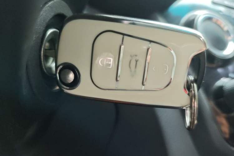 Used Kia K2 2015 Sedan 1.4L Automatic GLS Vehicle Key
