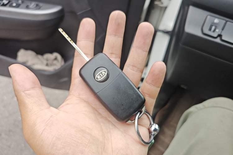 Used Kia K2 2015 Sedan 1.4L Manual Transmission GL Vehicle Key