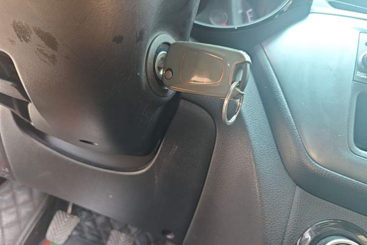 Used Kia K2 2015 Sedan 1.4L MT GLS Vehicle Key