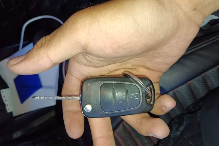 Used Kia K2 2015 Sedan 1.4L Manual Transmission GL Vehicle Key