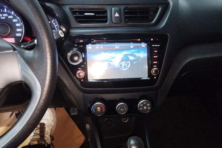 Used Kia K2 2015 Sedan 1.4L Automatic GLS Audio And AC Panel