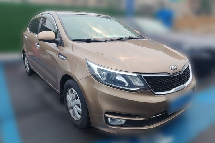Used Kia K2 2015 Hatchback 1.4L AT GLS Cool Edition Front Right 45 Deg
