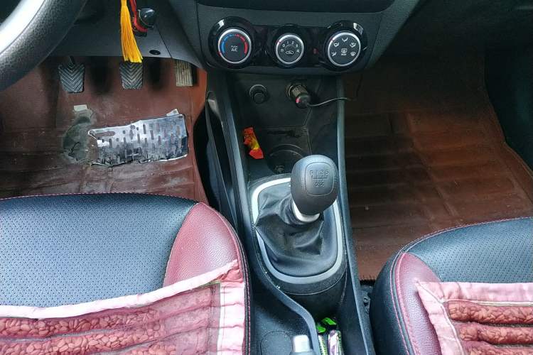 Used Kia K2 2015 Sedan 1.4L MT GLS Gear Lever