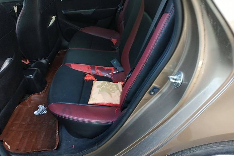 Used Kia K2 2015 Sedan 1.4L MT GLS Interior 4