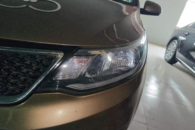 Used Kia K2 2015 Sedan 1.4L MT GLS Left Front Headlight