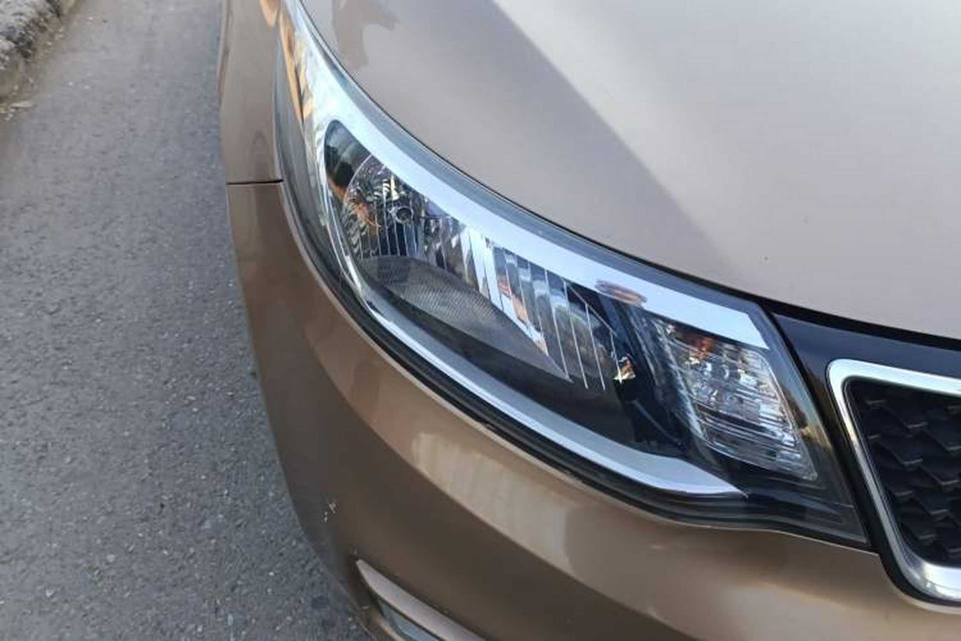 Used Kia K2 2015 Sedan 1.4L MT GLS Right Front Headlight
