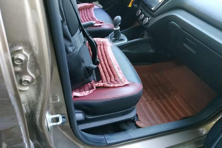Used Kia K2 2015 Sedan 1.4L MT GLS Right Front Seat