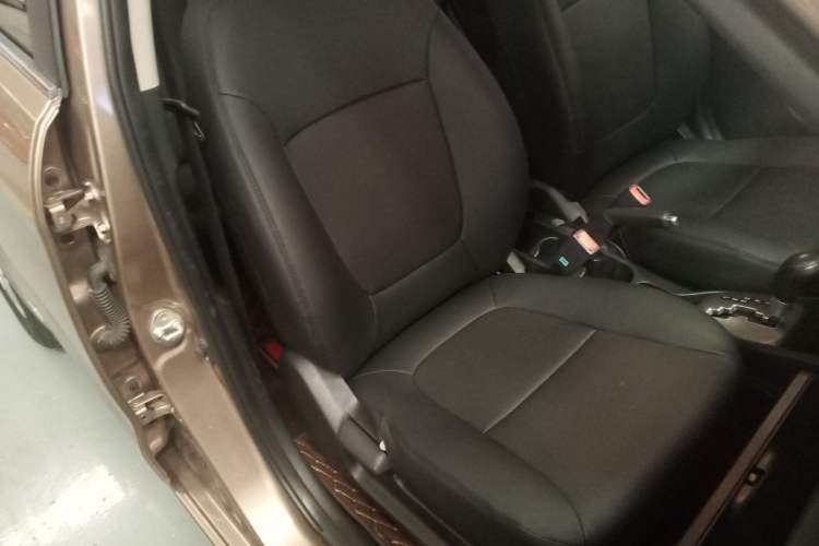 Used Kia K2 2015 Sedan 1.4L Automatic GLS Right Front Seat