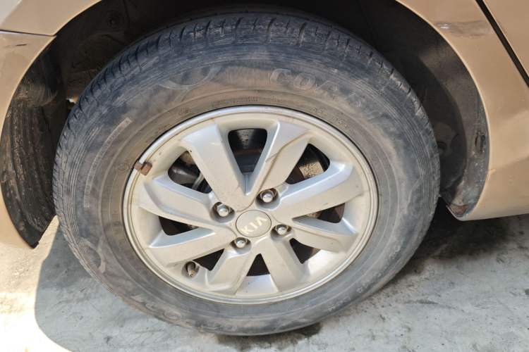 Used Kia K2 2015 Sedan 1.4L MT GLS Right Rear Wheel Hub