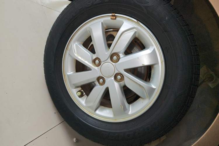 Used Kia K2 2015 Sedan 1.4L MT GLS Right Rear Wheel Hub