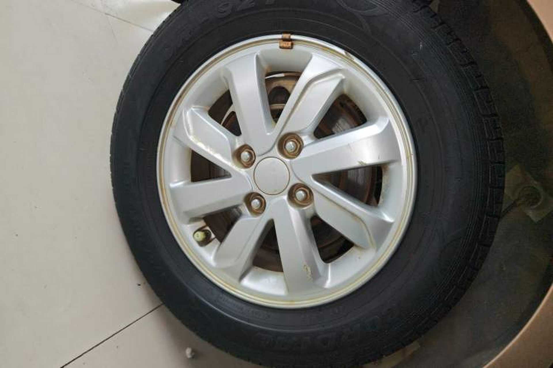 Used Kia K2 2015 Sedan 1.4L MT GLS Right Rear Wheel Hub