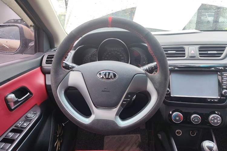 Used Kia K2 2015 Hatchback 1.4L AT GLS Cool Edition Steering Wheel