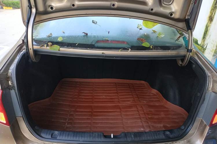 Used Kia K2 2015 Sedan 1.4L MT GLS Trunk