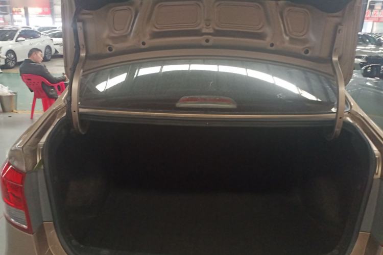 Used Kia K2 2015 Sedan 1.4L Automatic GLS Trunk