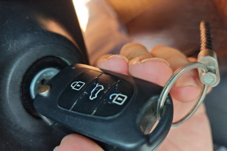 Used Kia K2 2015 Sedan 1.4L MT GLS Vehicle Key