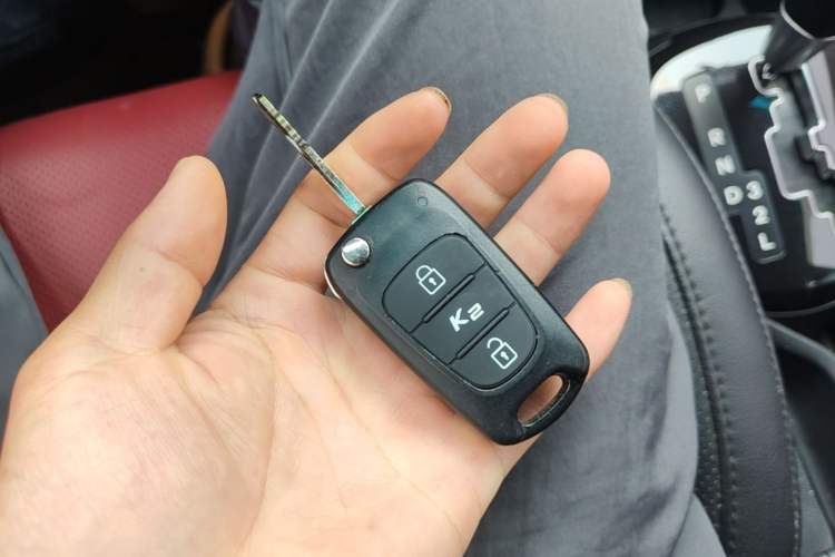 Used Kia K2 2015 Hatchback 1.4L AT GLS Cool Edition Vehicle Key