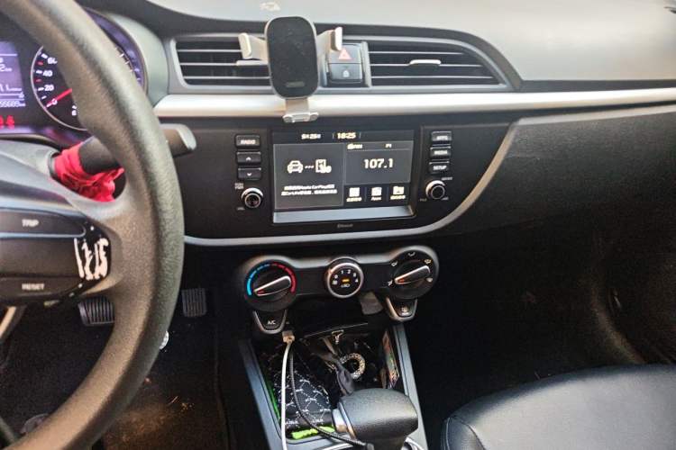 Used Kia K2 2017 Sedan 1.4L Automatic GLS Audio And AC Panel