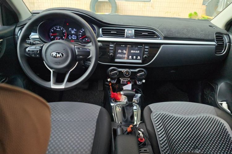 Used Kia K2 2017 Sedan 1.4L Automatic GLS Center Console