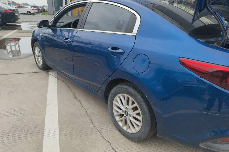 Used Kia K2 2017 Sedan 1.4L Automatic GLS Exterior 3