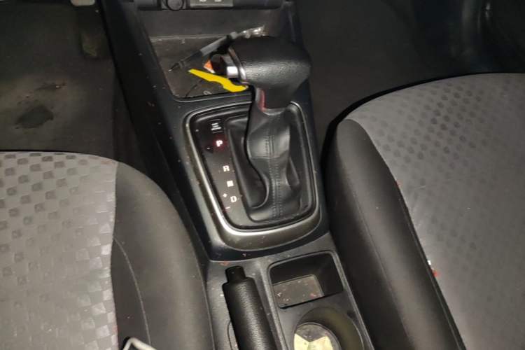 Used Kia K2 2017 Sedan 1.4L Automatic GLS Gear Lever