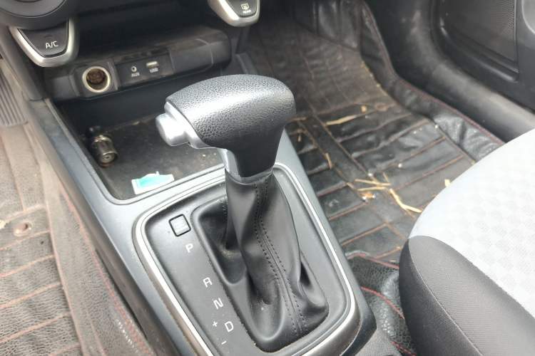 Used Kia K2 2017 Sedan 1.4L Automatic GLS Gear Lever