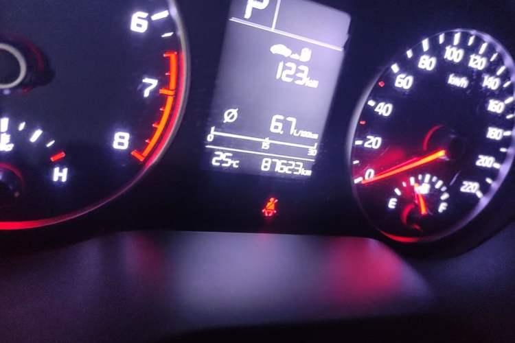 Used Kia K2 2017 Sedan 1.4L Automatic GLS Odometer Close Up