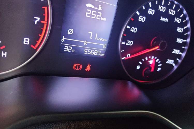 Used Kia K2 2017 Sedan 1.4L Automatic GLS Odometer Close Up