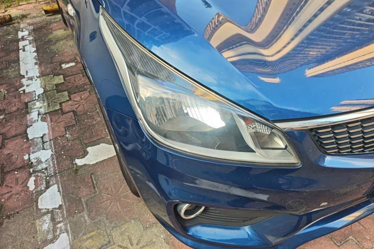 Used Kia K2 2017 Sedan 1.4L Automatic GLS Right Front Headlight