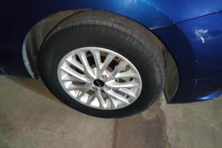 Used Kia K2 2017 Sedan 1.4L Automatic GLS Right Front Wheel Hub