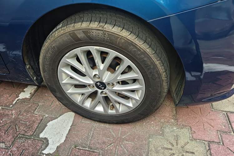 Used Kia K2 2017 Sedan 1.4L Automatic GLS Right Front Wheel Hub
