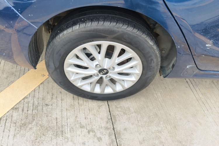 Used Kia K2 2017 Sedan 1.4L Automatic GLS Right Rear Wheel Hub