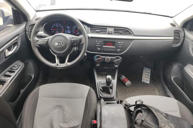 Used Kia K2 2017 Sedan 1.4L Manual Transmission GLS Center Console