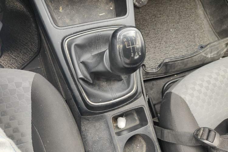 Used Kia K2 2017 Sedan 1.4L Manual Transmission GLS Gear Lever