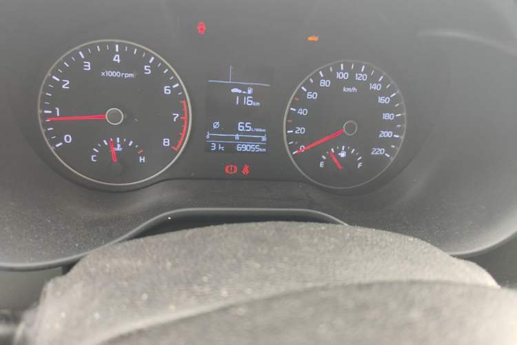 Used Kia K2 2017 Sedan 1.4L Manual Transmission GLS Odometer Close Up