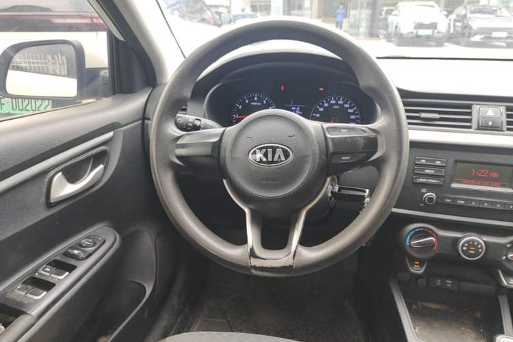 Used Kia K2 2017 Sedan 1.4L Manual Transmission GLS Steering Wheel