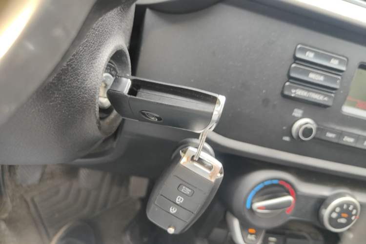 Used Kia K2 2017 Sedan 1.4L Manual Transmission GLS Vehicle Key