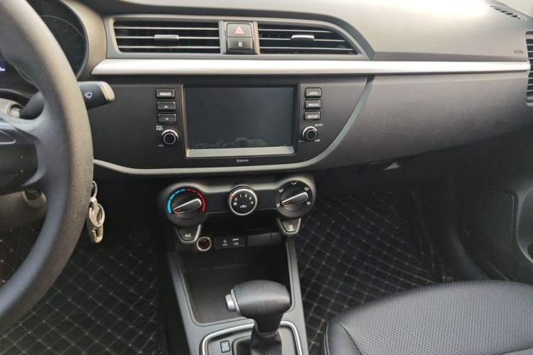 Used Kia K2 2017 Sedan 1.4L Automatic GLS Audio And AC Panel