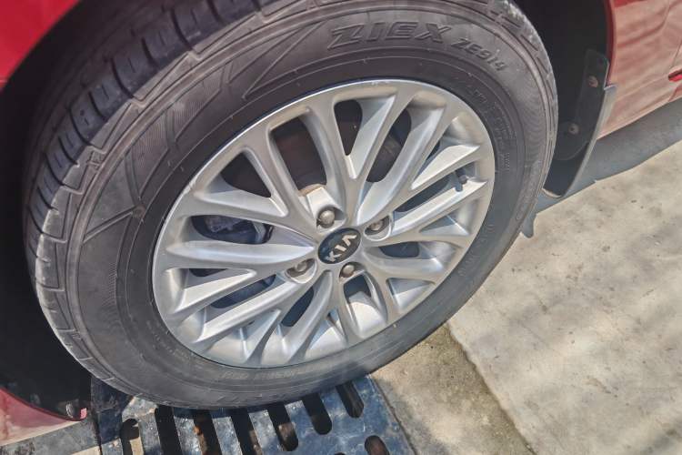 Used Kia K2 2017 Sedan 1.4L Automatic GLS Exterior 7
