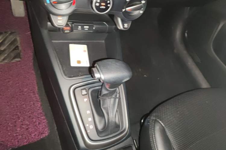 Used Kia K2 2017 Sedan 1.4L Automatic GLS Gear Lever