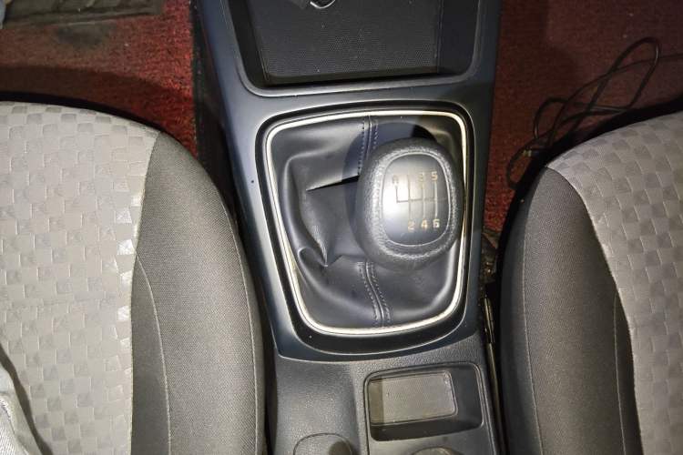 Used Kia K2 2017 Sedan 1.4L Manual Transmission GLS Gear Lever