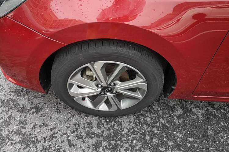 Used Kia K2 2017 Sedan 1.6L AT Premium Left Front Wheel Hub