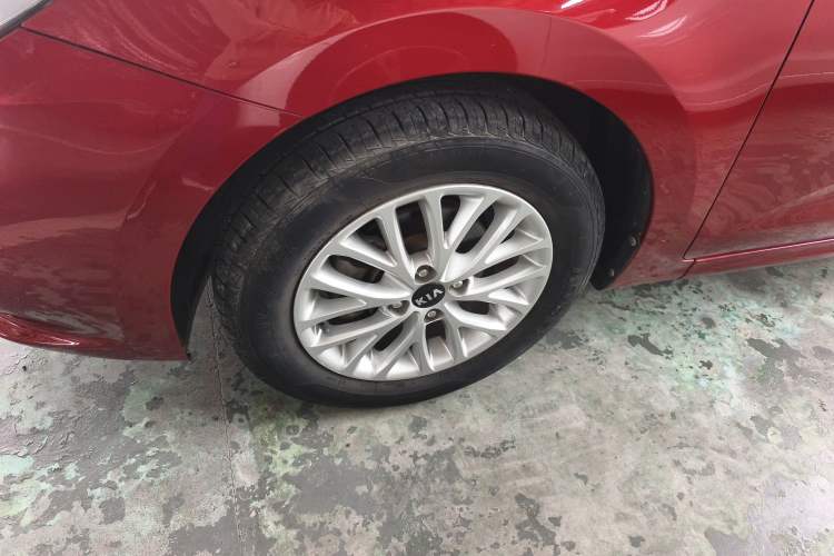 Used Kia K2 2017 Sedan 1.4L Automatic GLS Left Front Wheel Hub