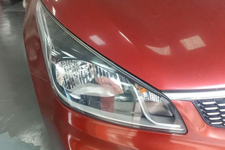 Used Kia K2 2017 Sedan 1.4L Automatic GLS Right Front Headlight