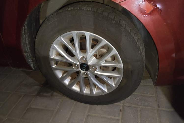 Used Kia K2 2017 Sedan 1.4L Manual Transmission GLS Right Front Wheel Hub