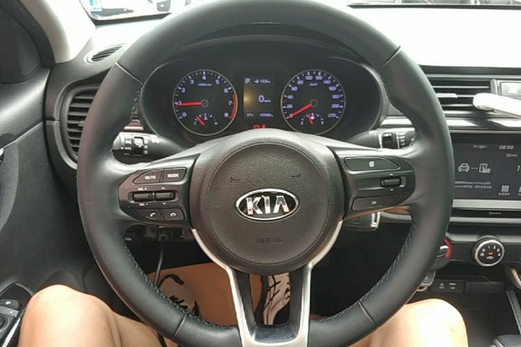Used Kia K2 2017 Sedan 1.6L AT Premium Steering Wheel