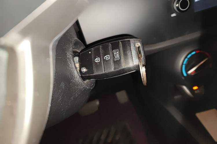 Used Kia K2 2017 Sedan 1.4L Automatic GLS Vehicle Key