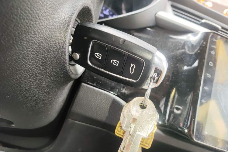 Used Kia K2 2017 Sedan 1.4L Manual Transmission GLS Vehicle Key