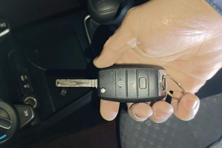 Used Kia K2 2017 Sedan 1.4L Manual Transmission GLS Vehicle Key